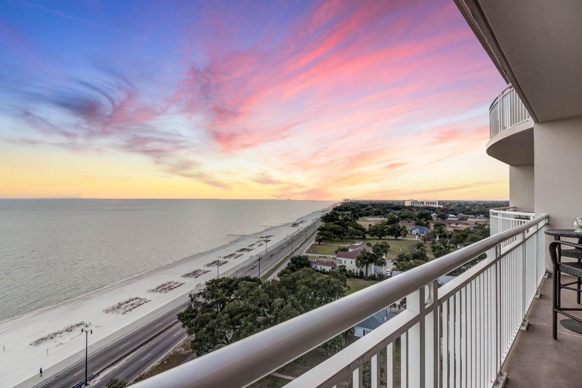 Gorgeous Oceanview 3Br Luxury Condo - Latitude Gulfport Bagian luar foto