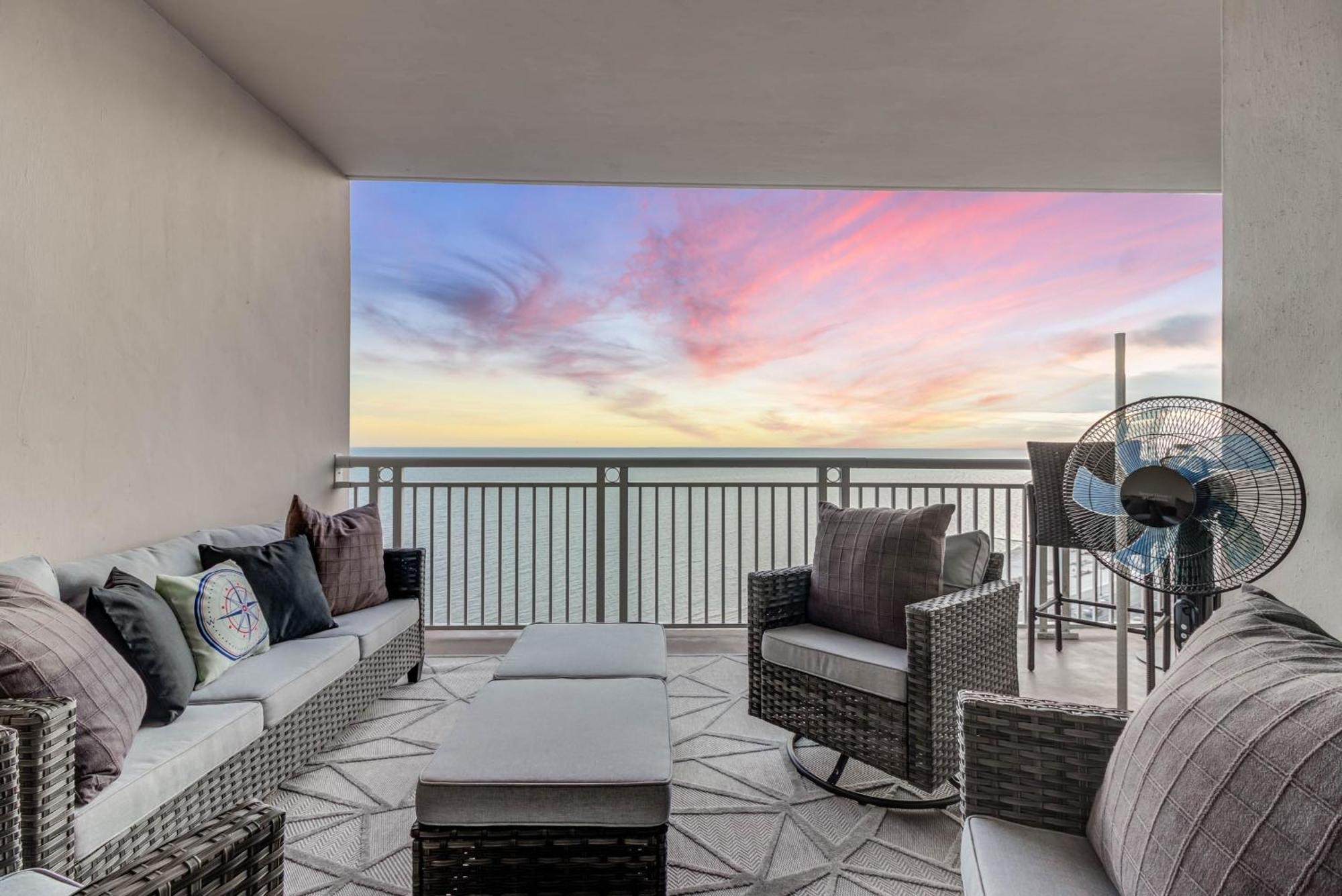 Gorgeous Oceanview 3Br Luxury Condo - Latitude Gulfport Bagian luar foto